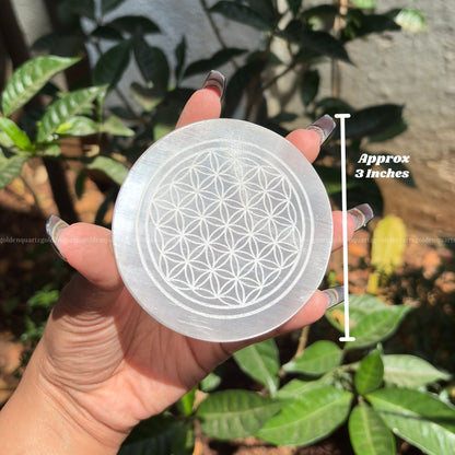 Flower Of Life Selenite ( White Etched ) Charging Plate - Golden Quartz 